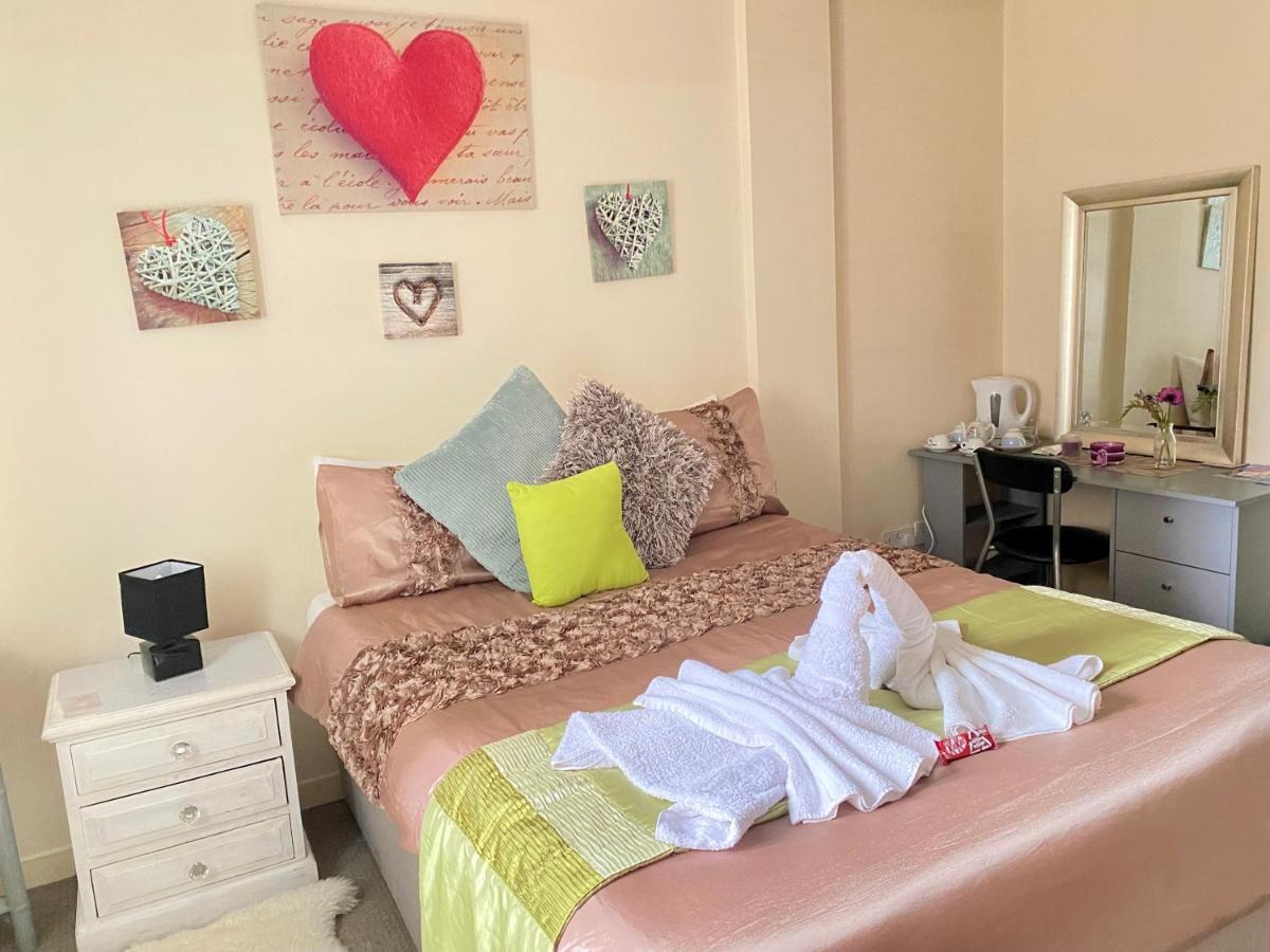 Lovely Double Room With Private Bathroom And Double Room With Shared Toilet & Parking Free EDI Exterior foto